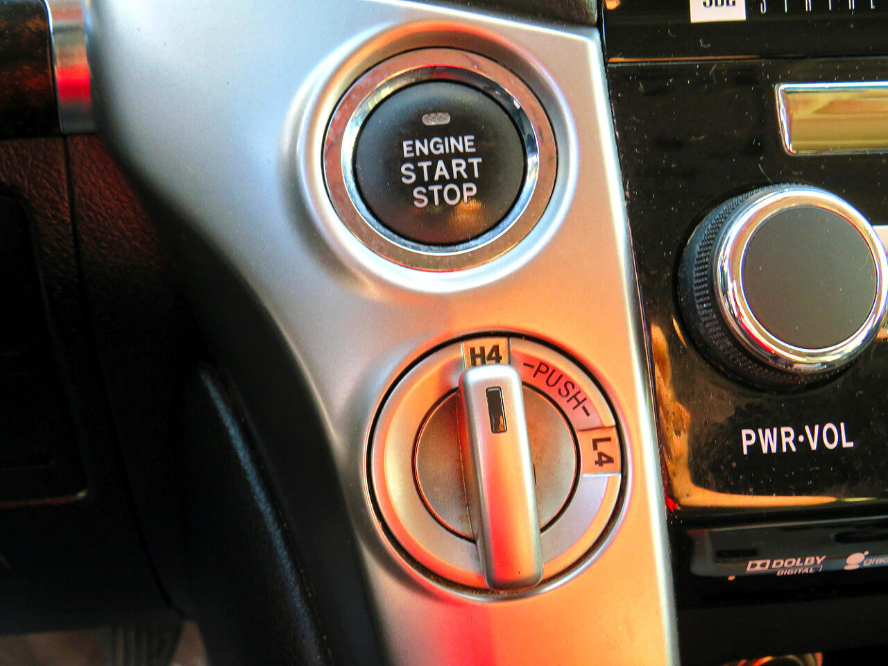 Used 2015 Toyota Land Cruiser image 24