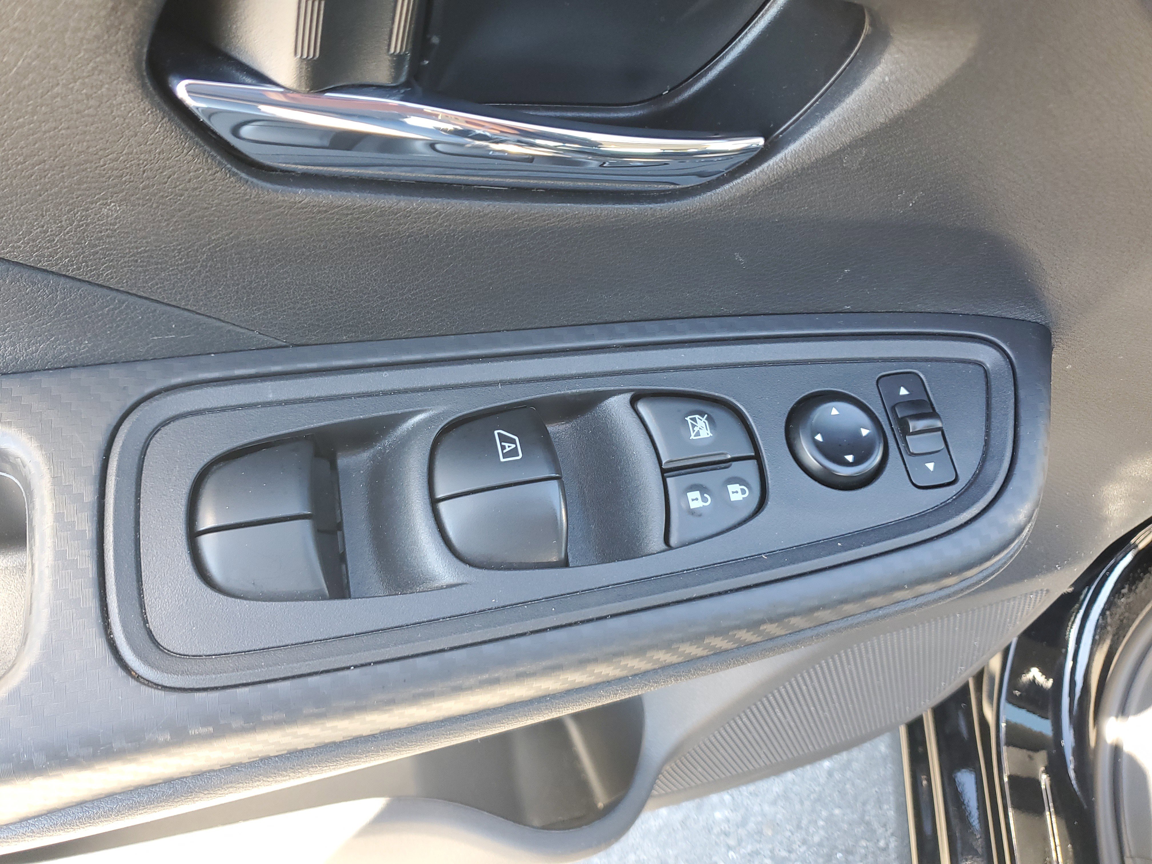 Certified 2025 Nissan Versa SV image 25