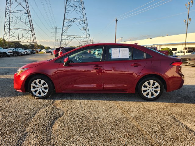 Used 2025 Toyota Corolla LE FWD image 4