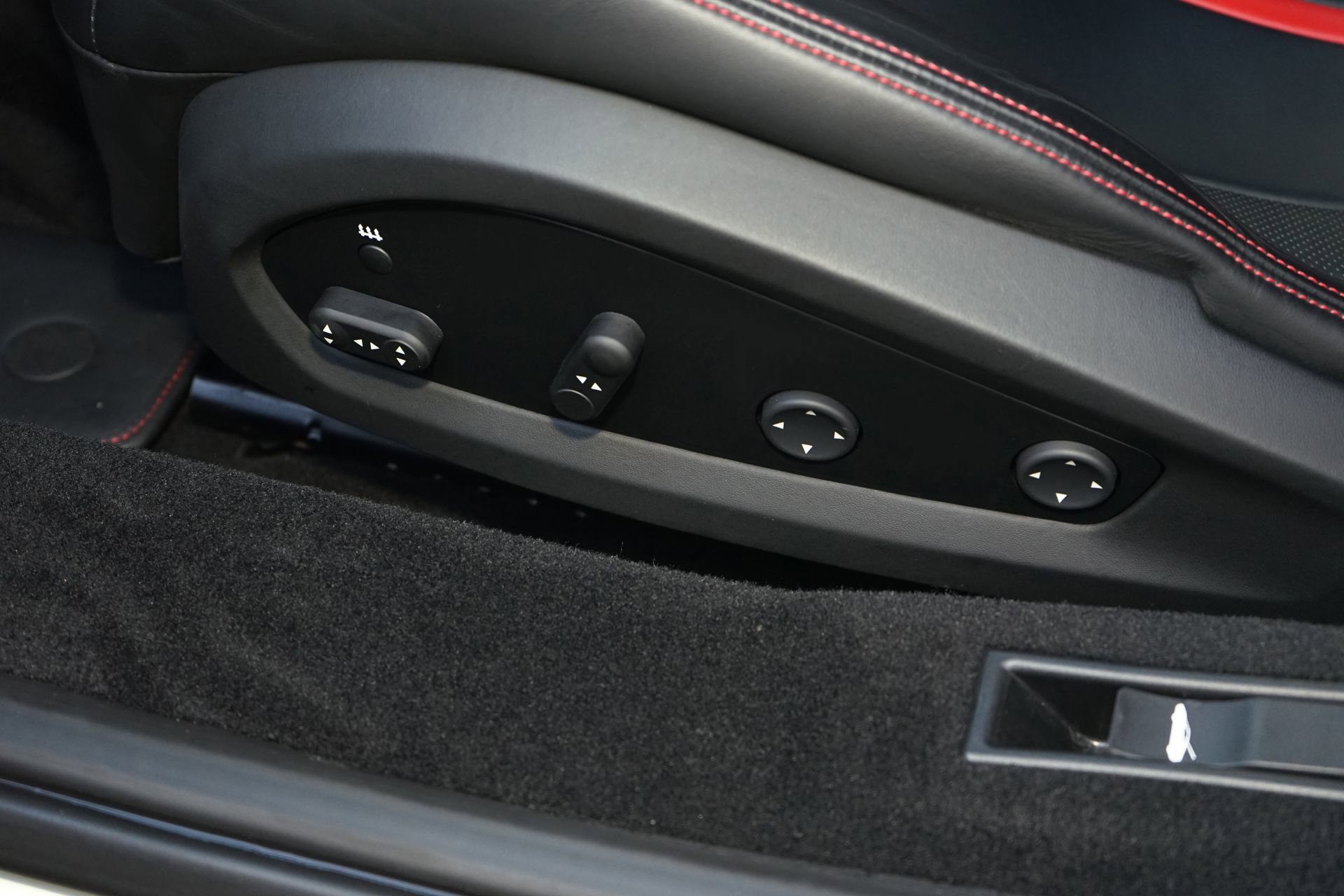 Used 2022 Ferrari F8 Tributo image 23