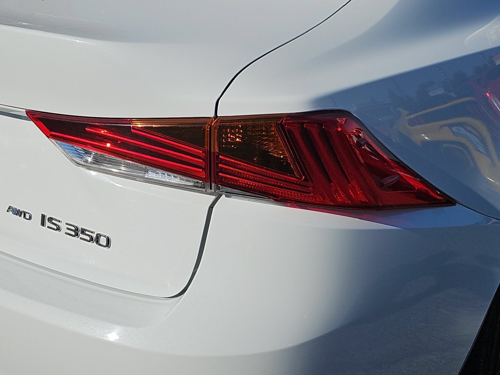 Used 2018 Lexus IS 350 AWD image 17