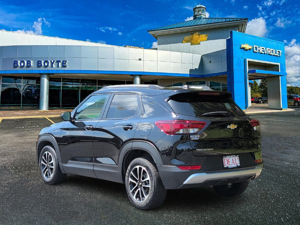 Used 2024 Chevrolet TrailBlazer LT FWD image 7