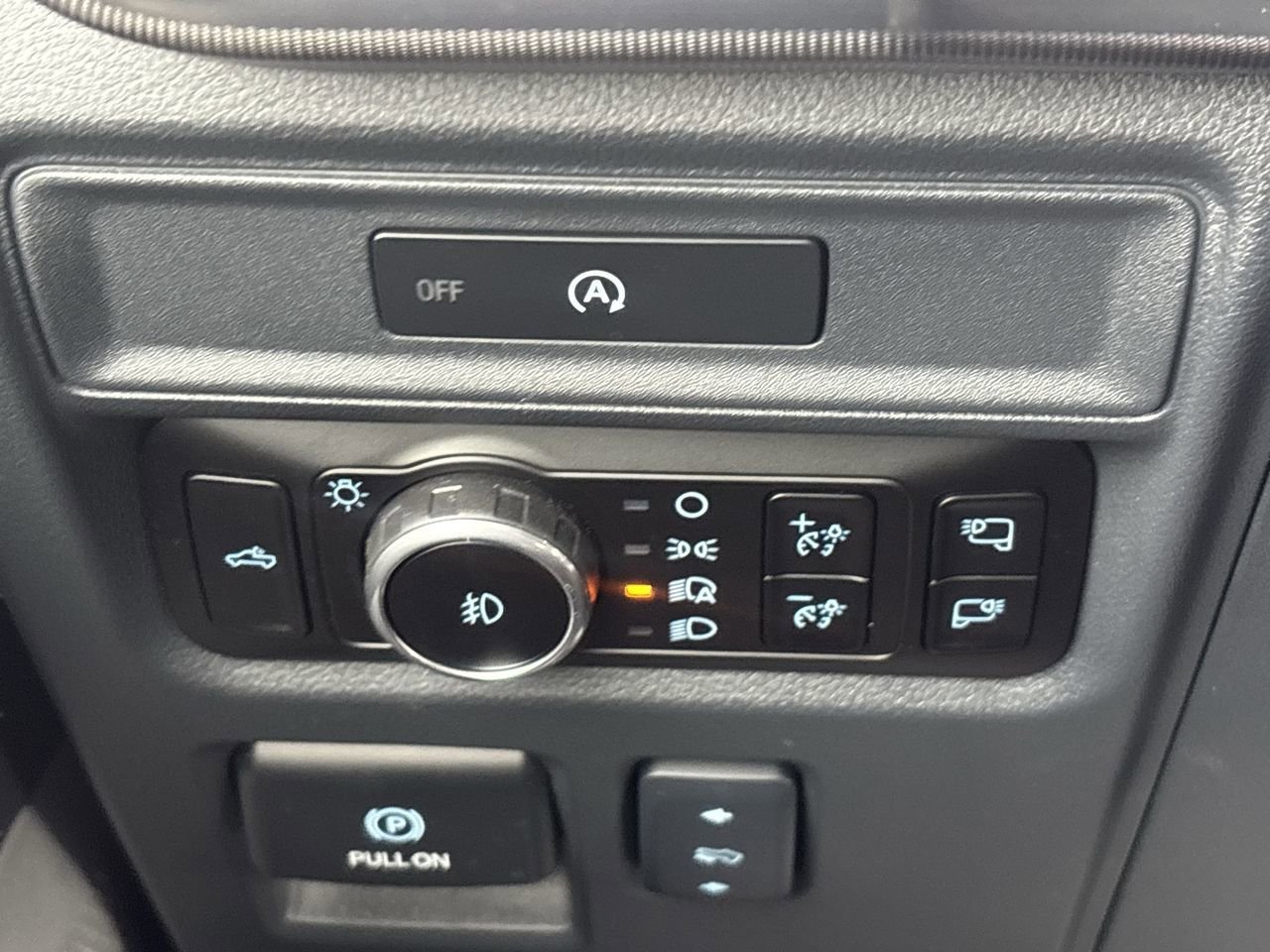 Used 2025 Ford F150 Lariat w/ Equipment Group 502A High image 29