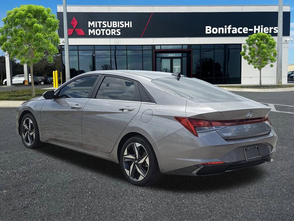 Used 2023 Hyundai Elantra Limited FWD image 3