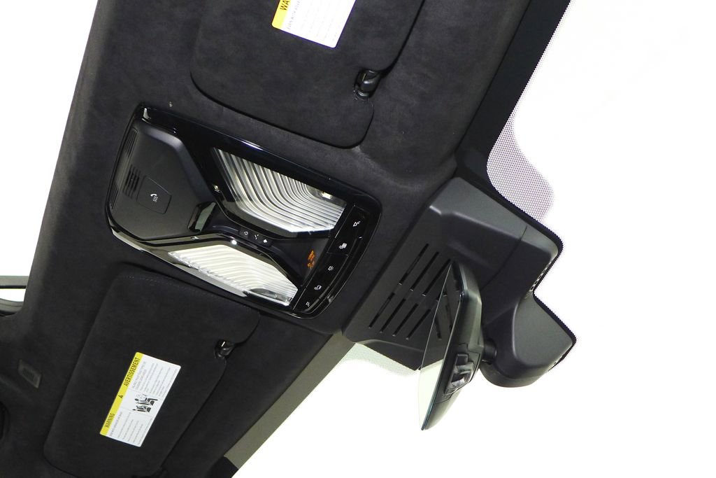 Used 2025 BMW X7 M60i w/ Climate Comfort Package AWD/4WD image 14