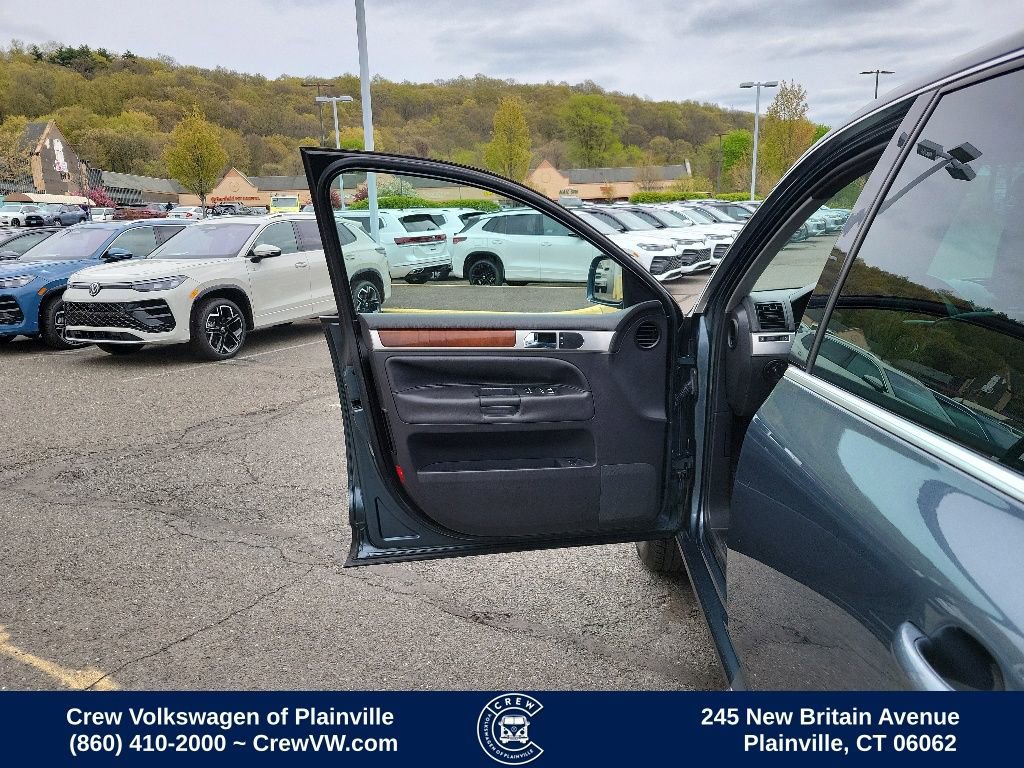 Used 2004 Volkswagen Touareg V8 AWD/4WD image 40