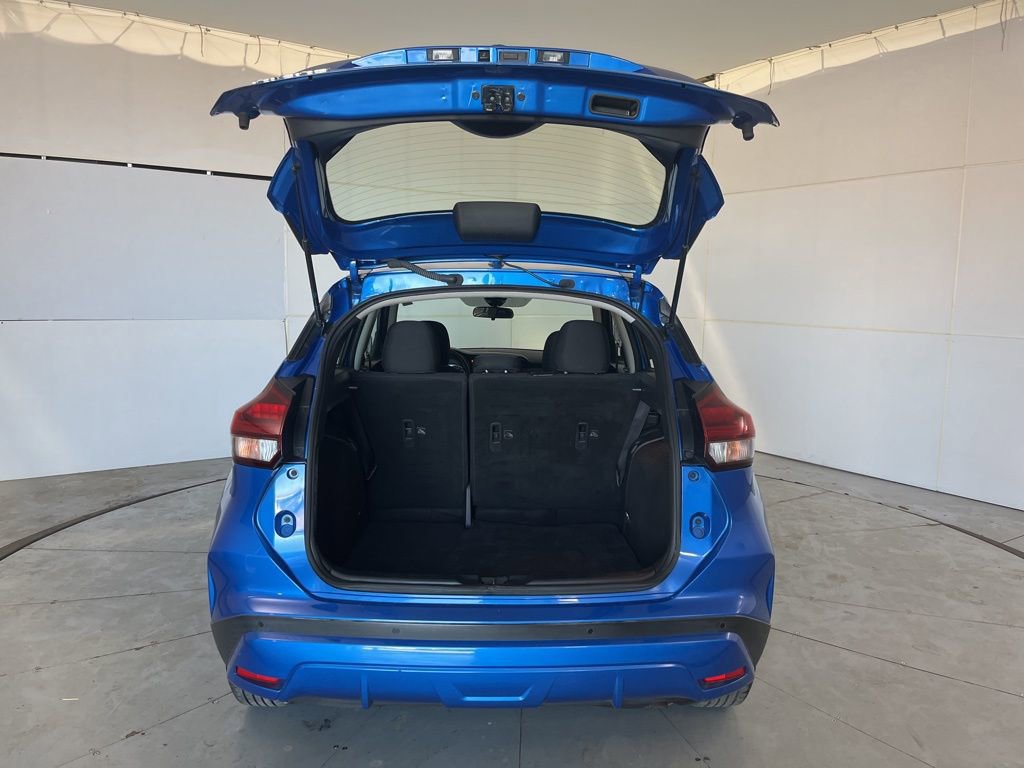 Used 2021 Nissan Kicks S image 12