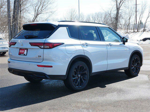 Used 2025 Mitsubishi Outlander SEL Black Edition image 7