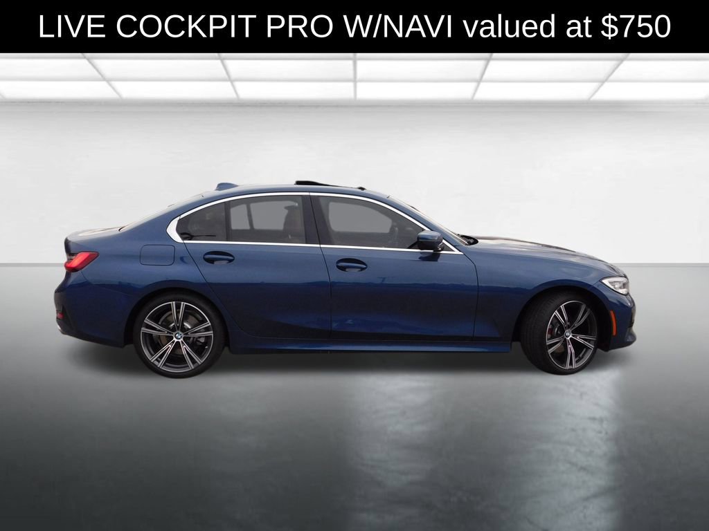 Used 2022 BMW 330i xDrive Sedan w/ Premium Package image 5