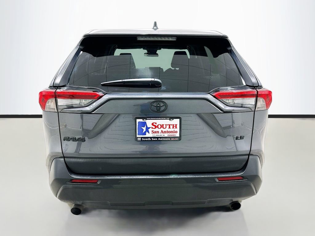 Used 2022 Toyota RAV4 LE FWD image 6