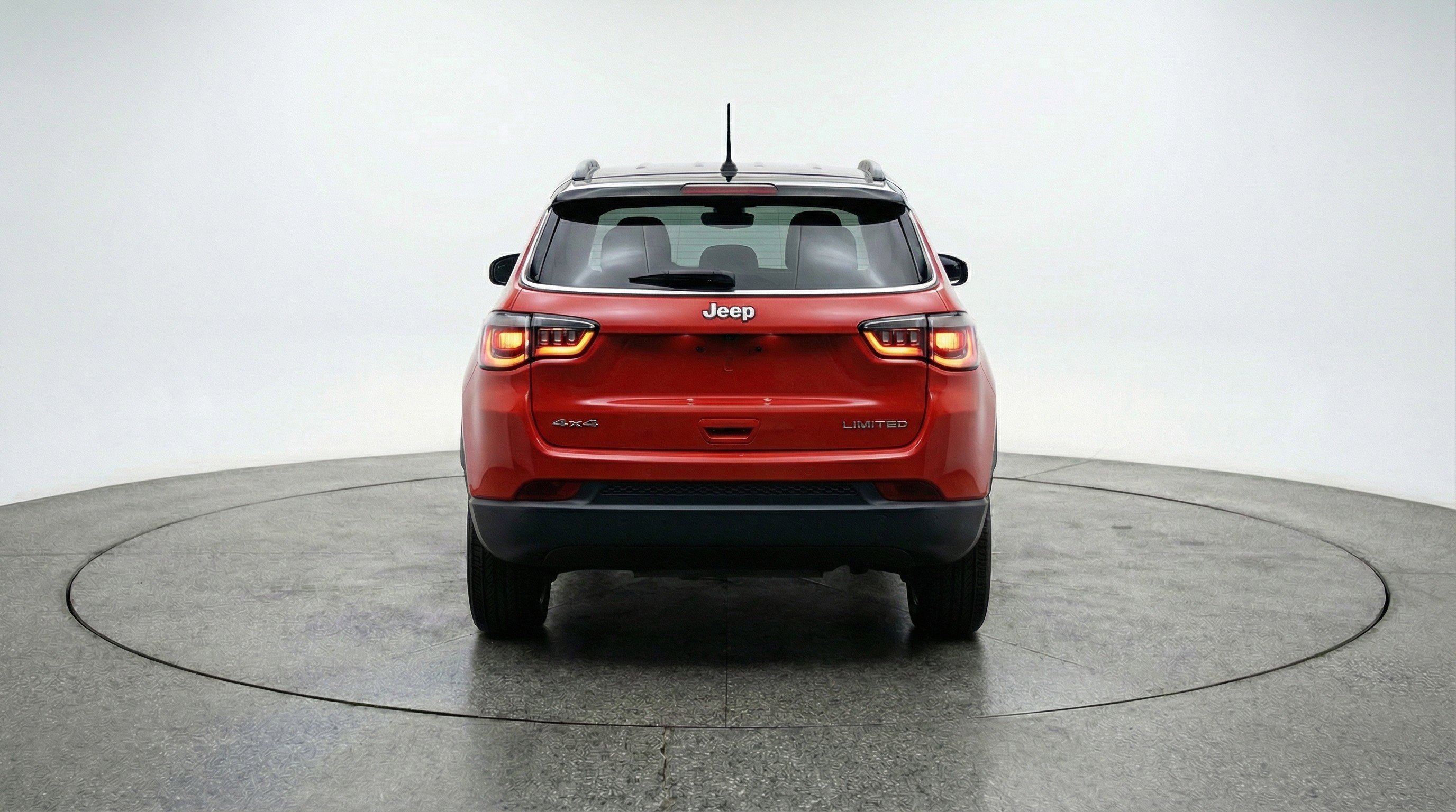 Used 2025 Jeep Compass Limited image 7