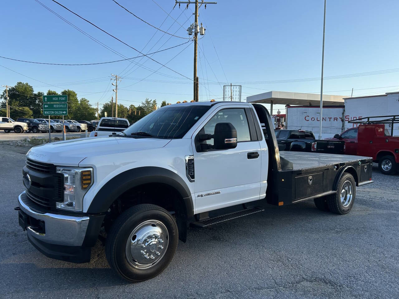 Used 2019 Ford F550 4x4 Regular Cab Super Duty w/ XL Value Package image 2