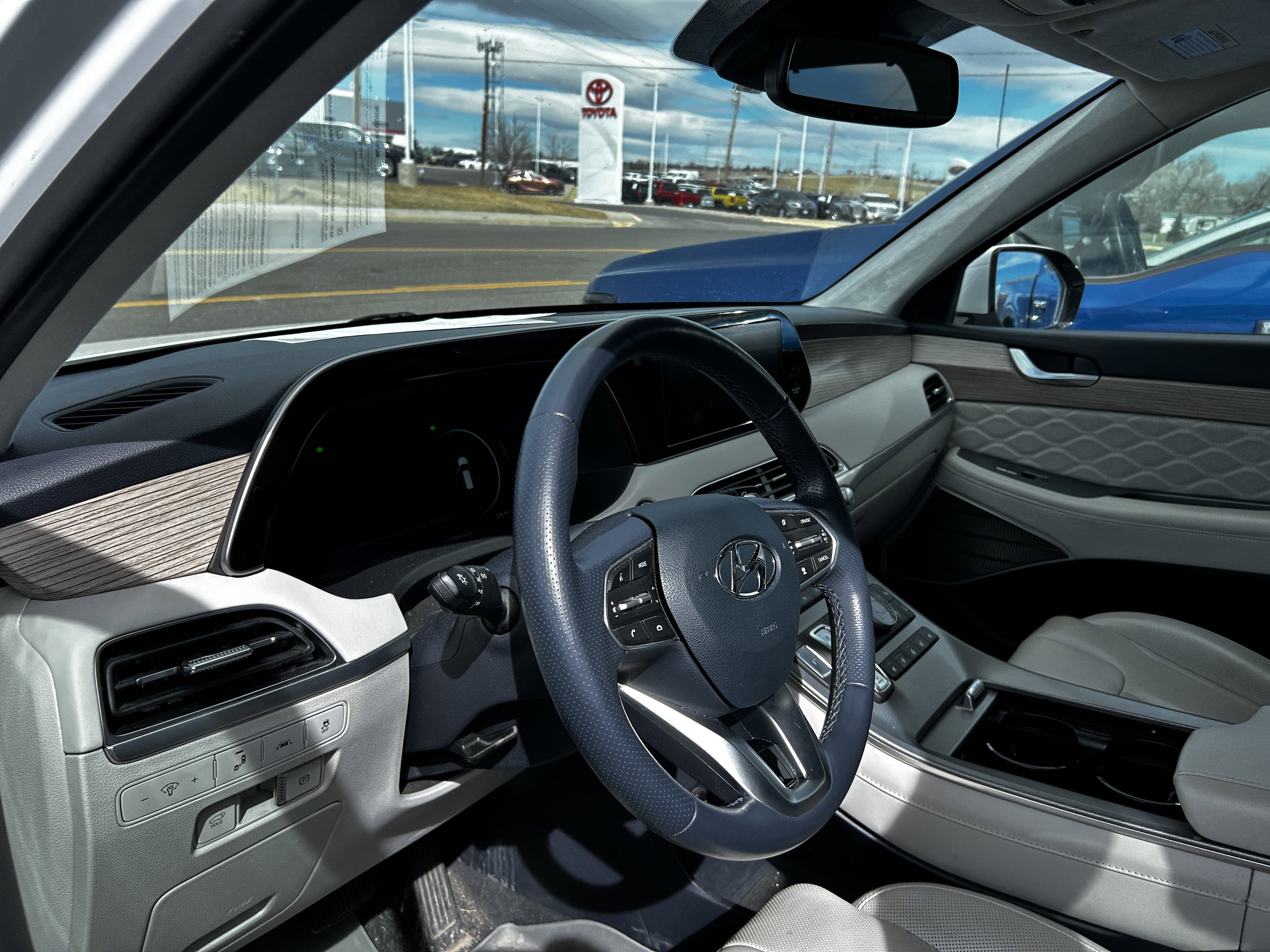 Used 2022 Hyundai Palisade Calligraphy image 9