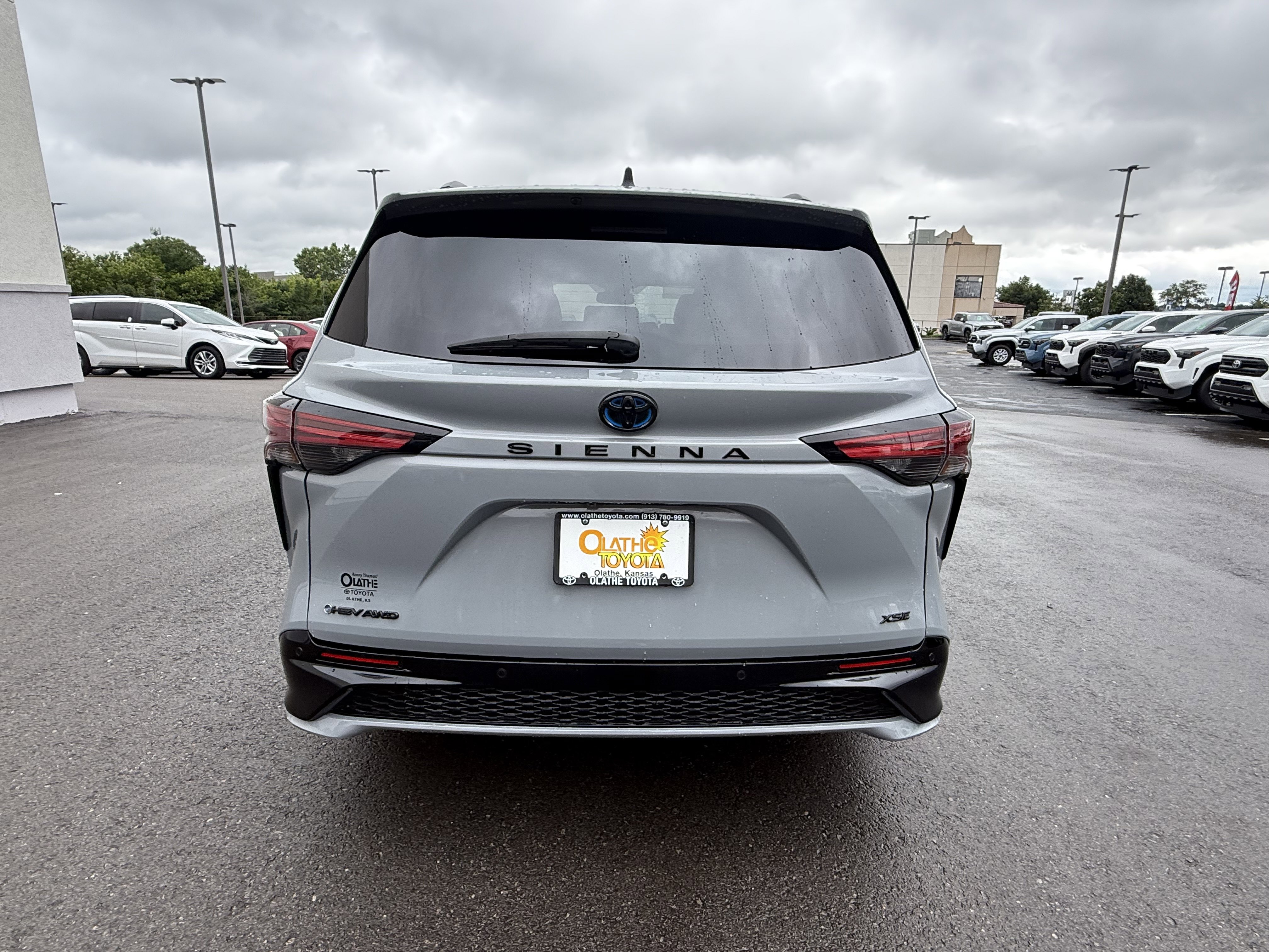Certified 2025 Toyota Sienna XSE w/ XSE Plus Package AWD/4WD image 6