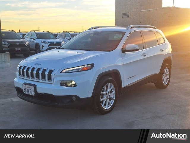 Used 2018 Jeep Cherokee Latitude FWD image 1