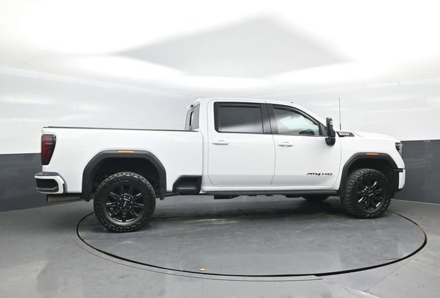 Used 2024 GMC Sierra 2500 AT4 w/ Max Trailering Package image 3