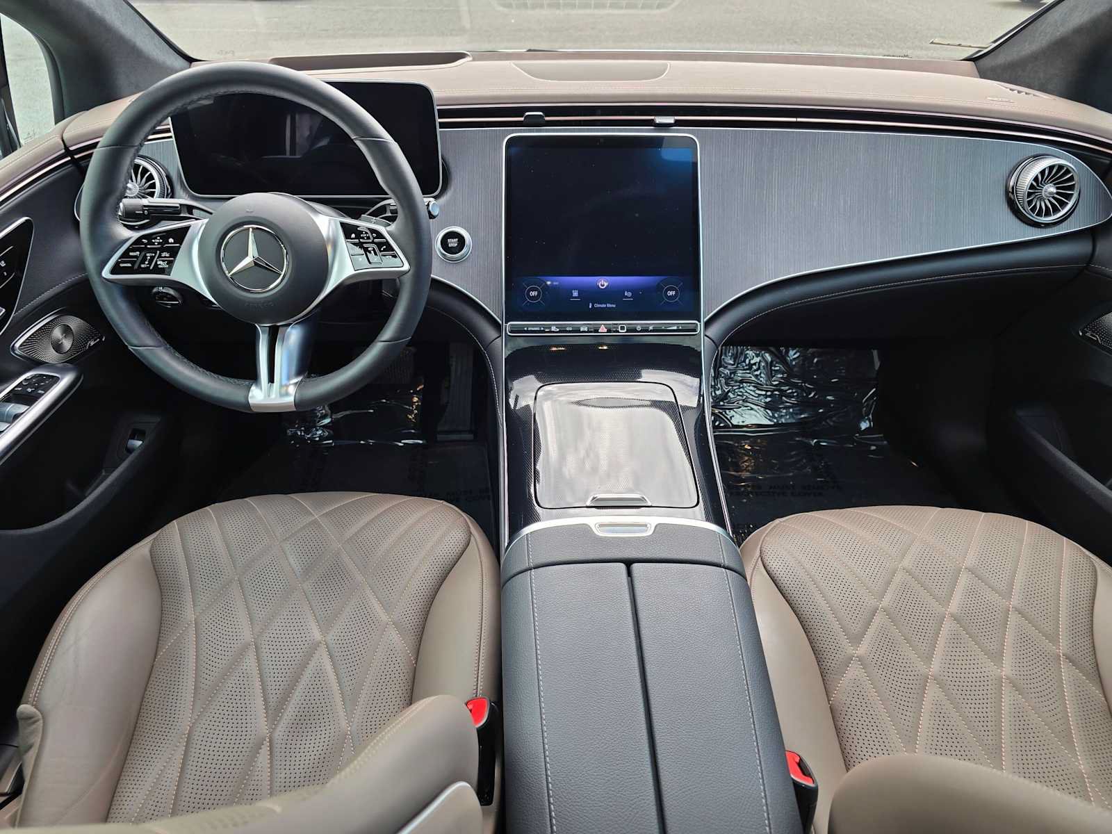 Used 2023 Mercedes-Benz EQE 500 4MATIC Sedan image 18