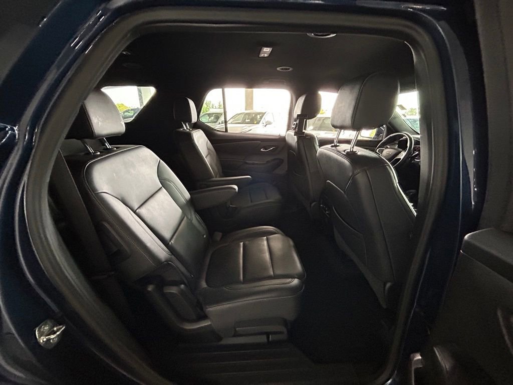 Used 2023 Chevrolet Traverse LT image 32