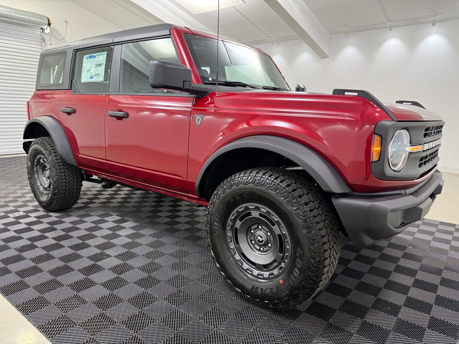 New 2025 Ford Bronco 4-Door w/ Sasquatch Package
