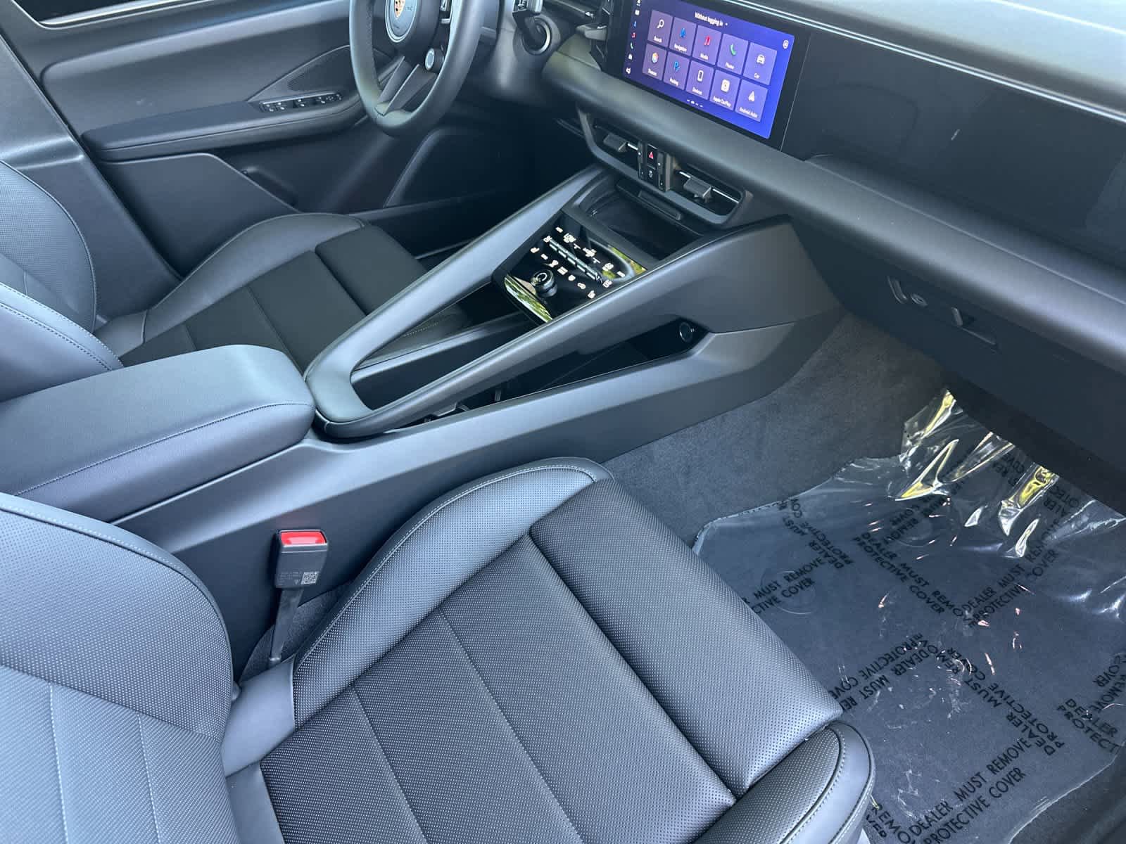 New 2026 Porsche Macan Electric RWD image 17