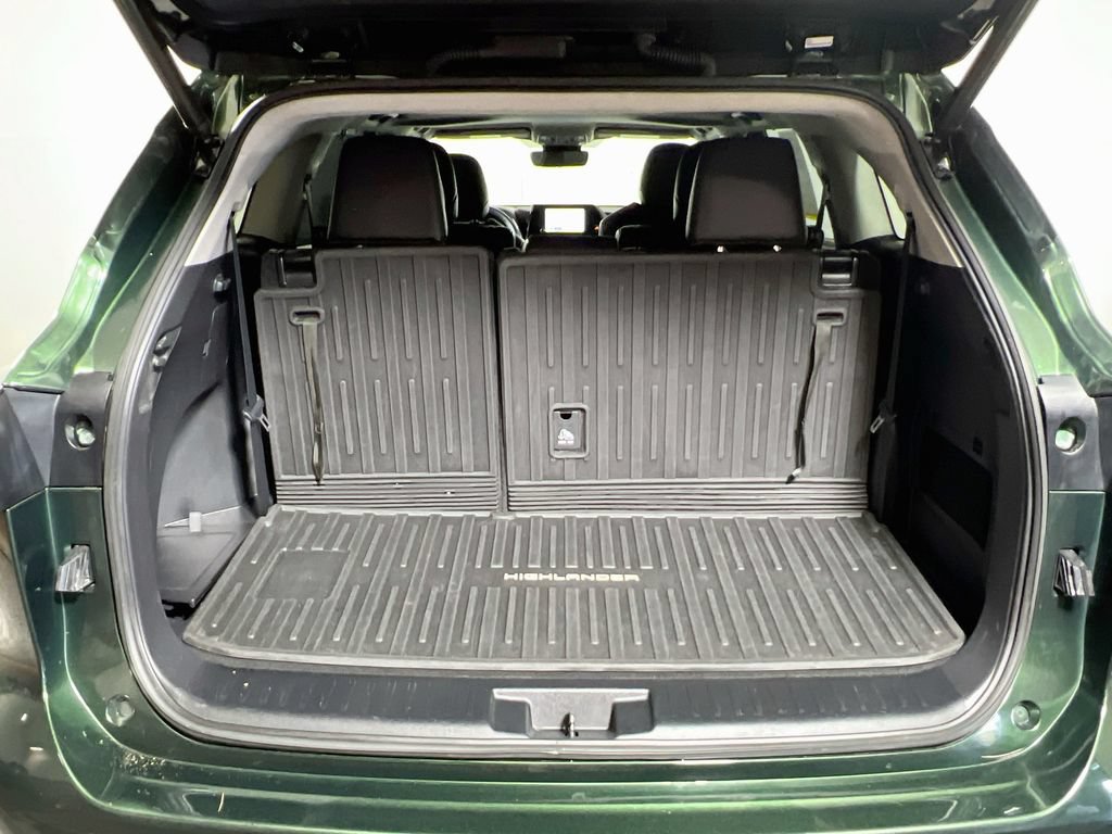 Used 2023 Toyota Highlander XLE AWD/4WD image 24