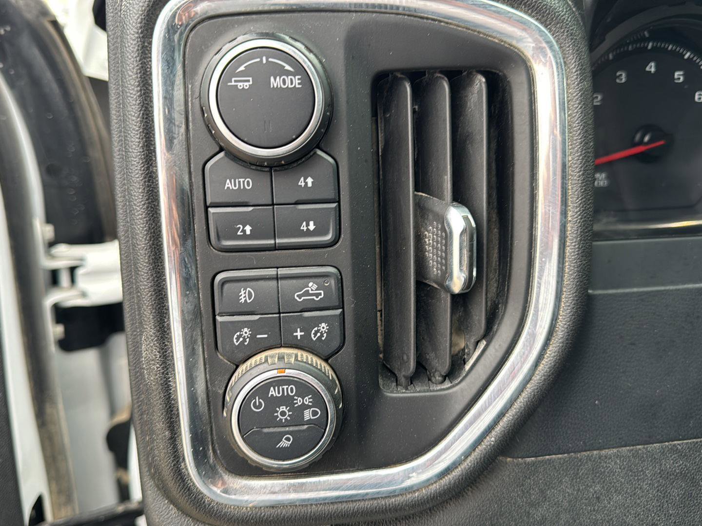 Used 2021 Chevrolet Silverado 3500 LTZ w/ LTZ Convenience Package image 14