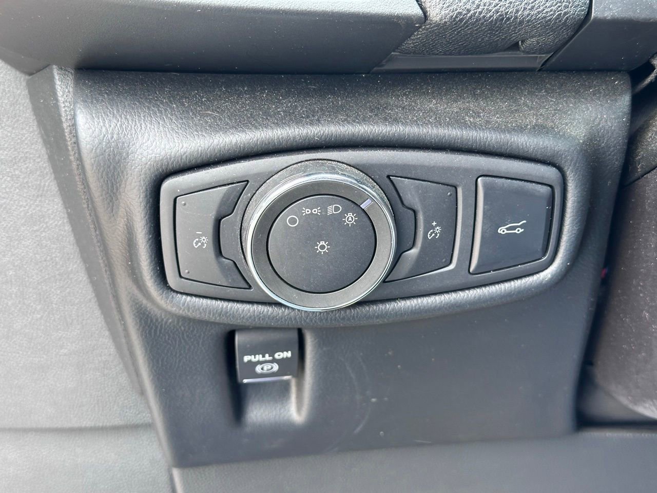 Used 2016 Lincoln MKX Reserve w/ Luxury Package FWD image 24