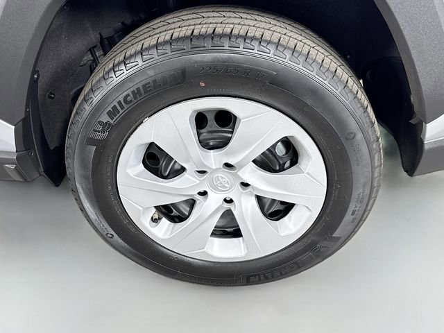 Certified 2025 Toyota RAV4 LE image 29