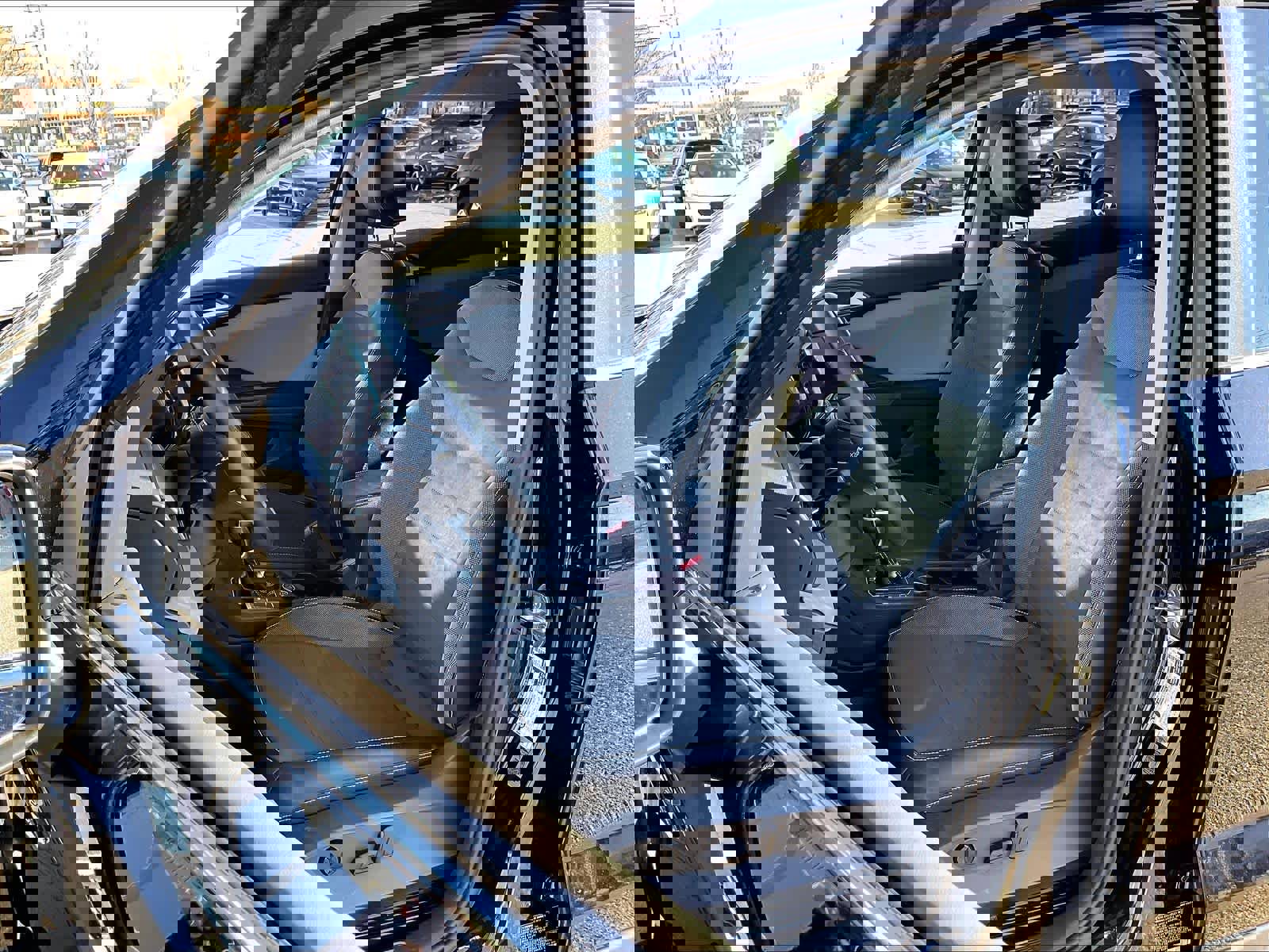 Used 2022 Volkswagen Taos SE w/ Panoramic Sunroof Package image 10