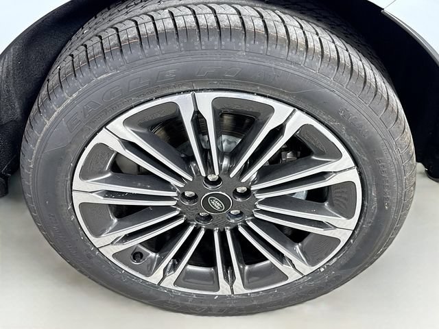 Used 2026 Land Rover Range Rover Evoque S AWD/4WD image 33