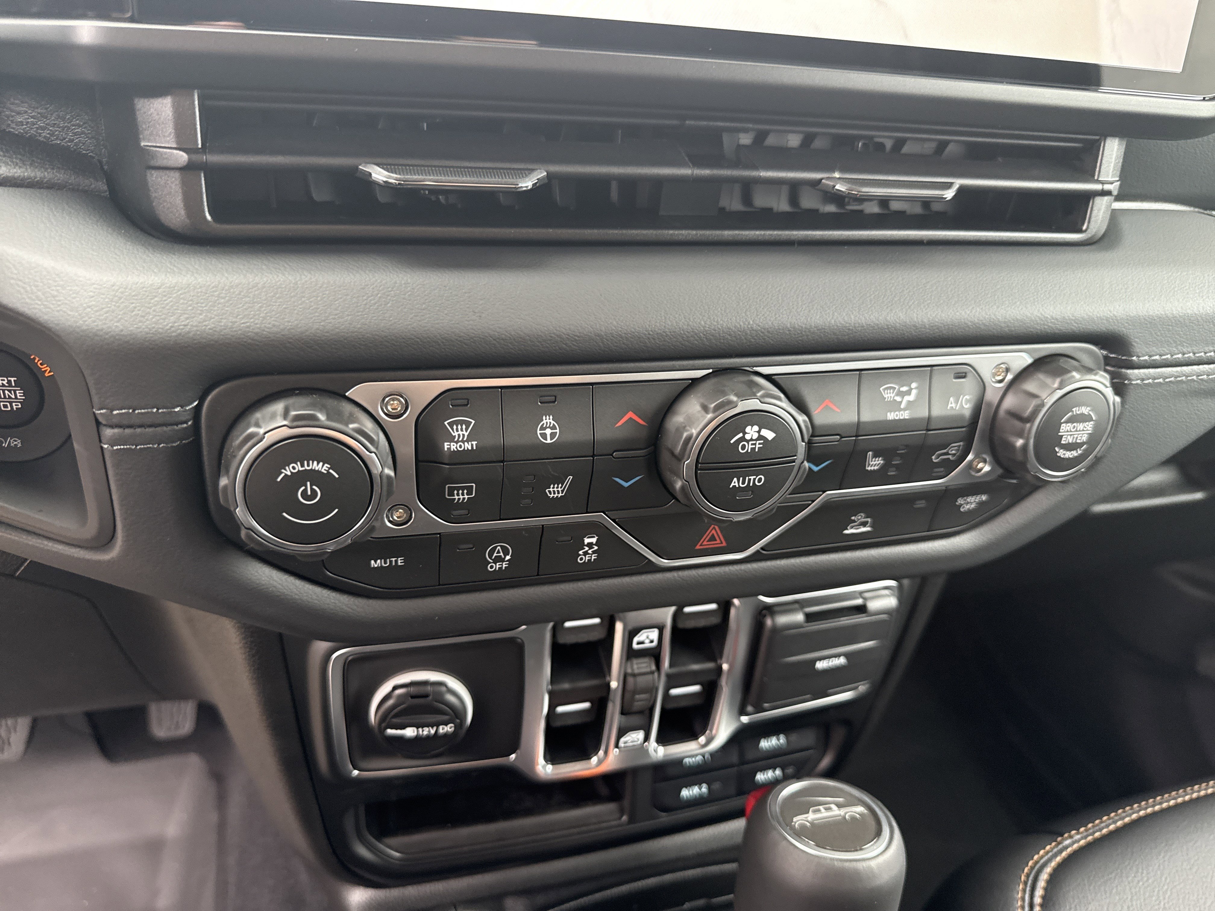 New 2025 Jeep Gladiator Sport w/ Premium Package image 29