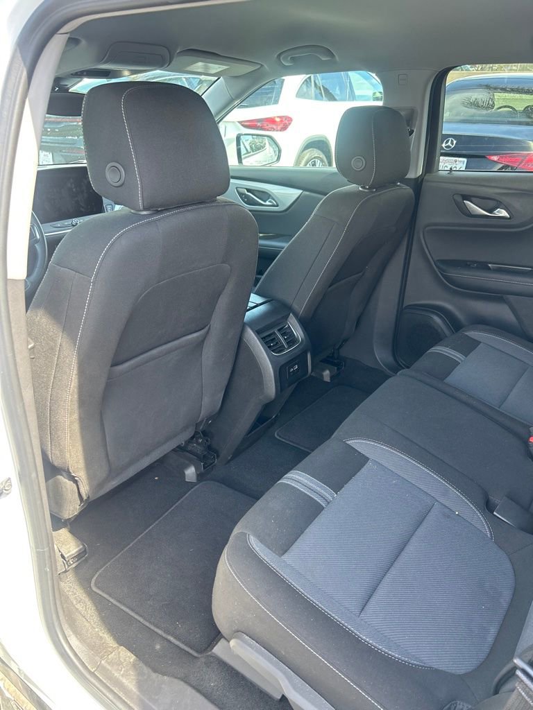 Used 2025 Chevrolet Blazer LT image 11