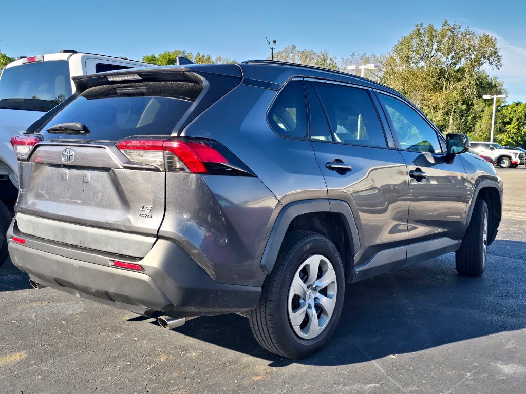 Used 2021 Toyota RAV4 LE AWD/4WD image 7