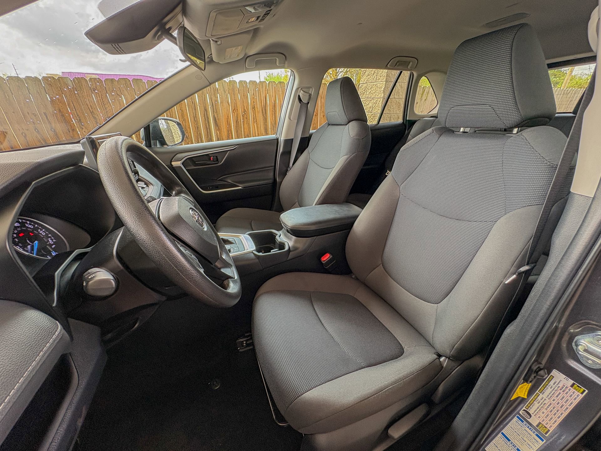 Used 2022 Toyota RAV4 LE AWD/4WD image 21