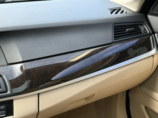 Used 2011 BMW 528i Sedan RWD image 26