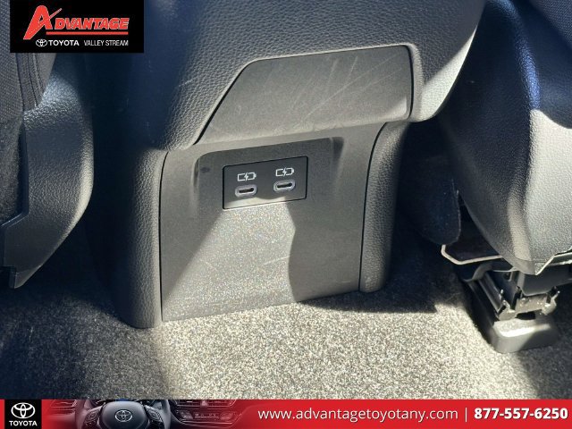 Used 2023 Toyota Prius LE AWD/4WD image 15
