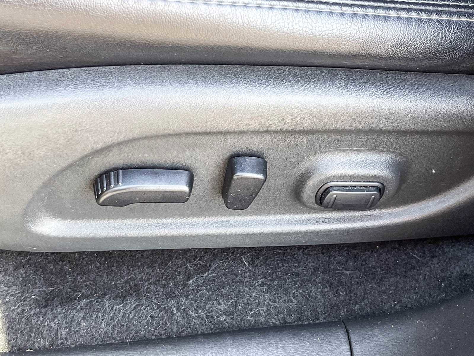 Used 2019 Nissan Pathfinder Platinum w/ Cargo Package image 18