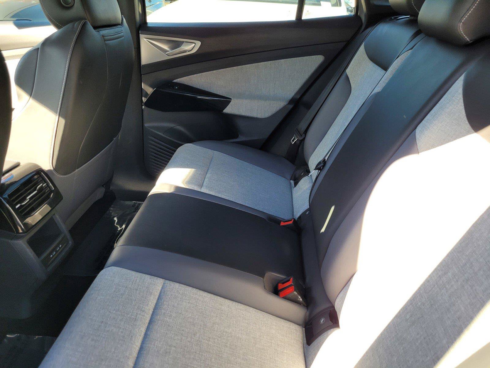 Certified 2023 Volkswagen ID.4 Pro AWD/4WD image 15