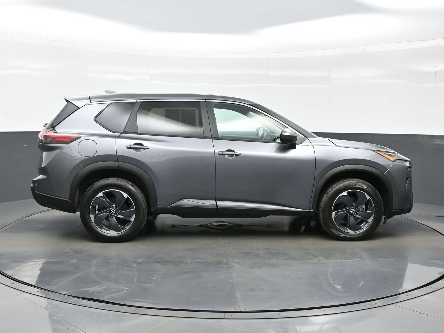 Used 2024 Nissan Rogue SV AWD/4WD image 10