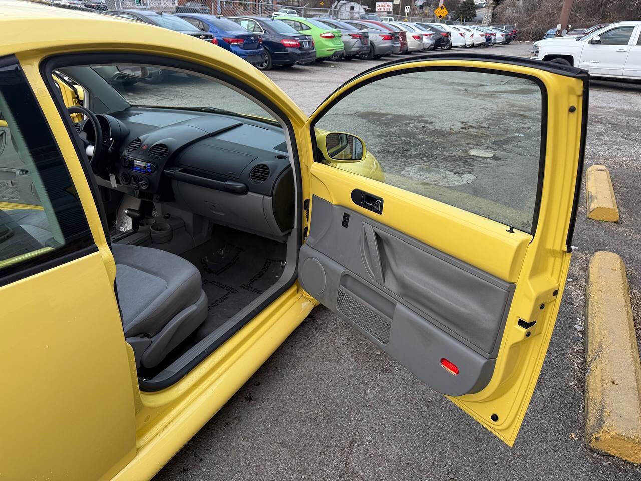 Used 2004 Volkswagen Beetle GLS image 13