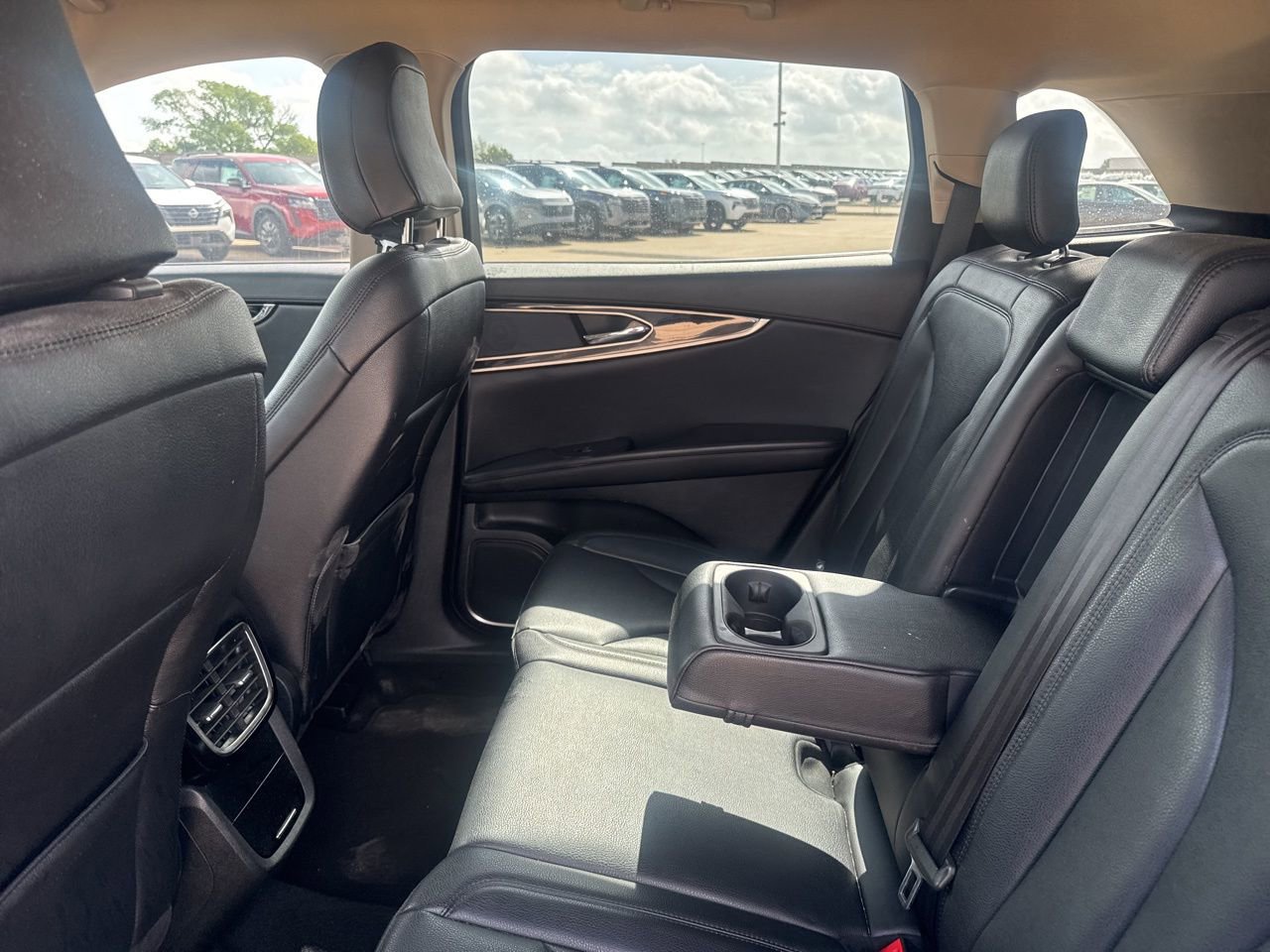 Used 2022 Lincoln Nautilus FWD w/ Premium Package image 37