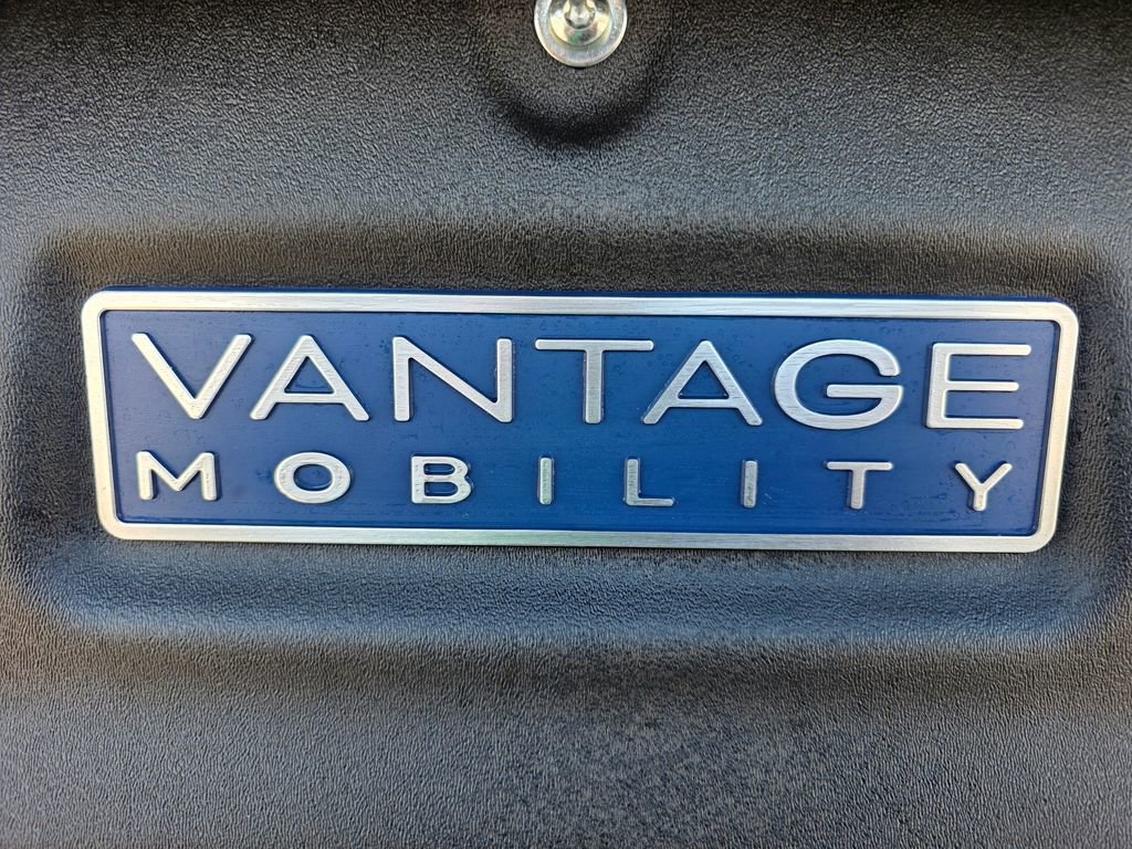 Used 2026 Toyota Sienna LE image 36