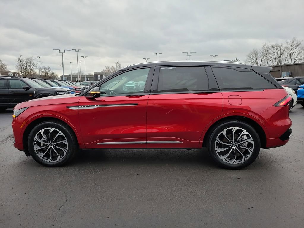 Certified 2024 Lincoln Nautilus Reserve image 7