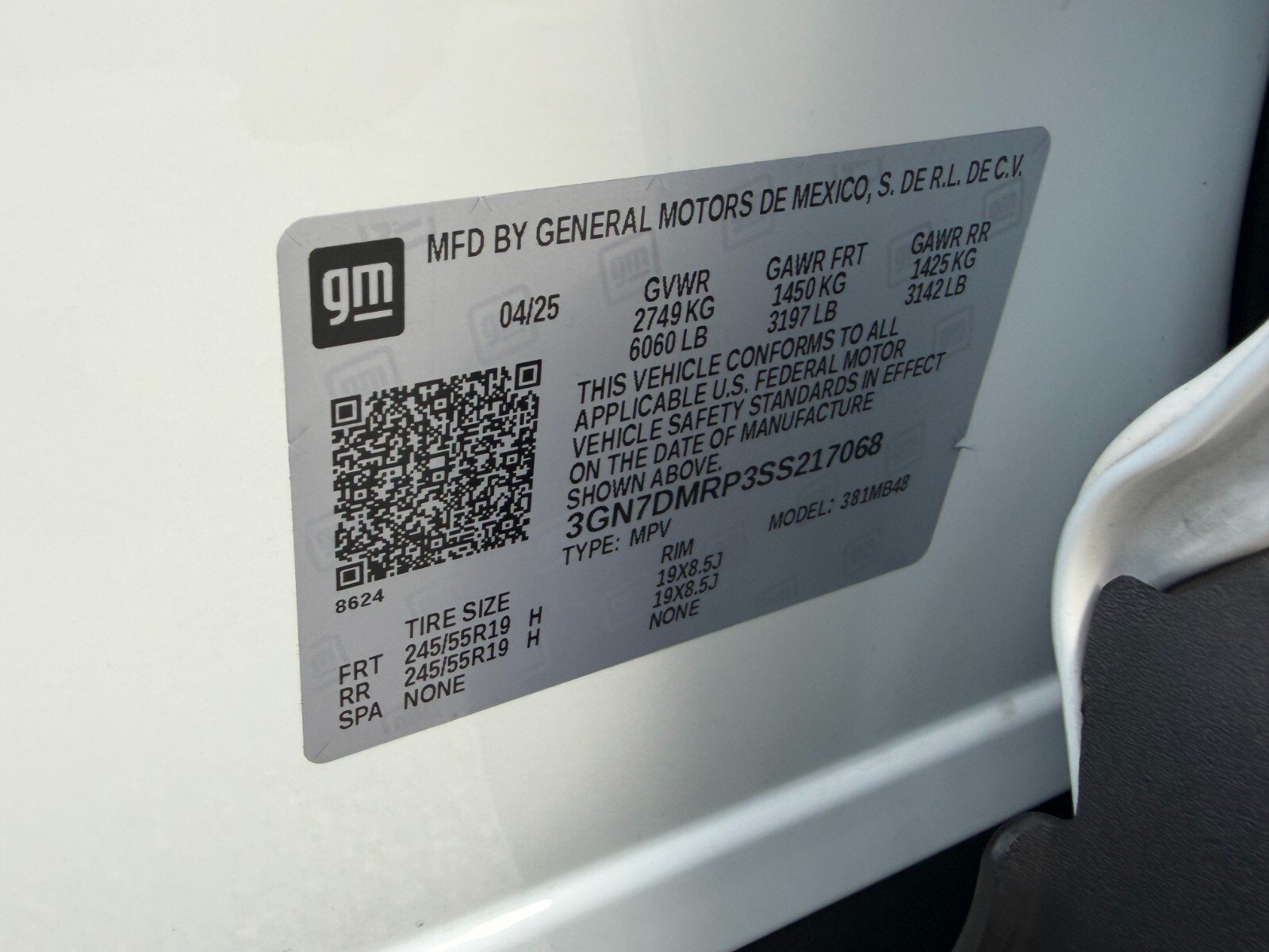 Used 2025 Chevrolet Equinox EV LT FWD image 20