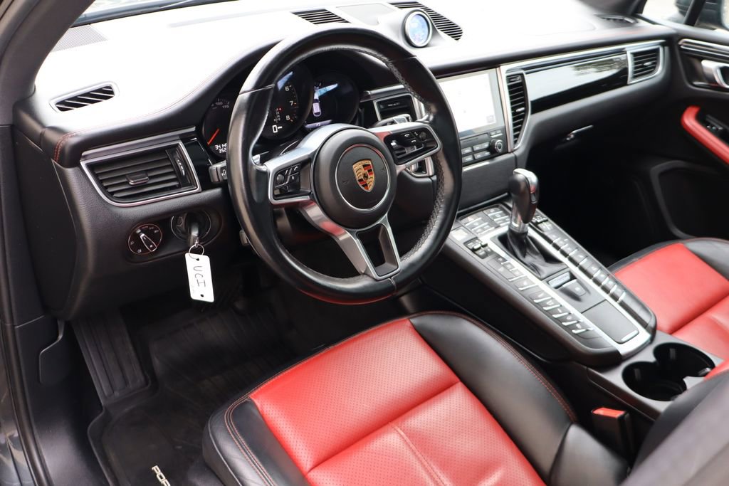 Used 2018 Porsche Macan Sport Edition w/ Driver Memory Package image 5