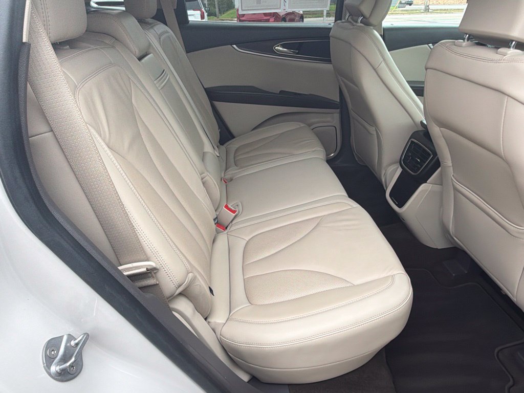 Used 2019 Lincoln Nautilus Select FWD image 12