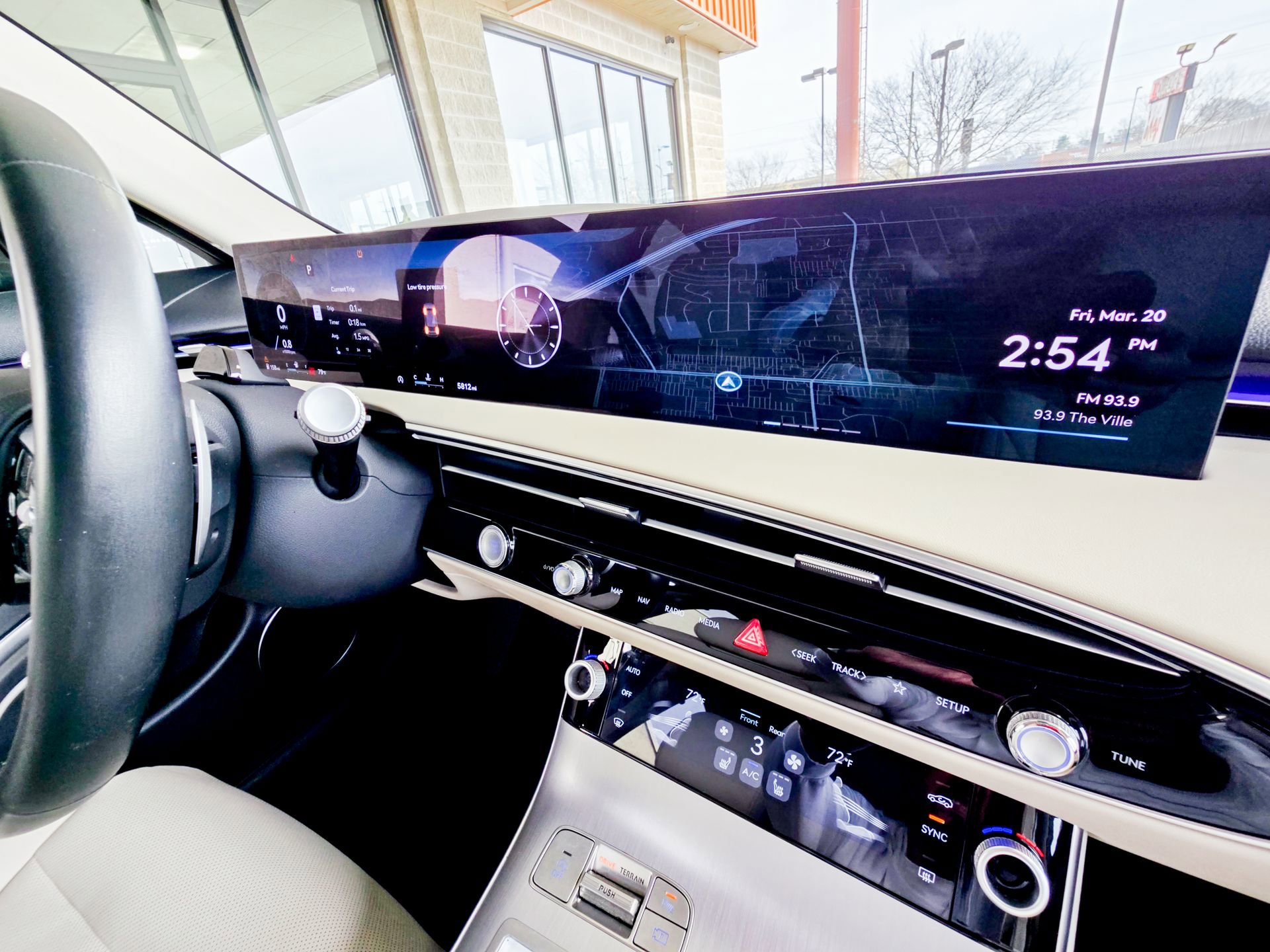 Used 2026 Genesis GV70 2.5T Select image 14