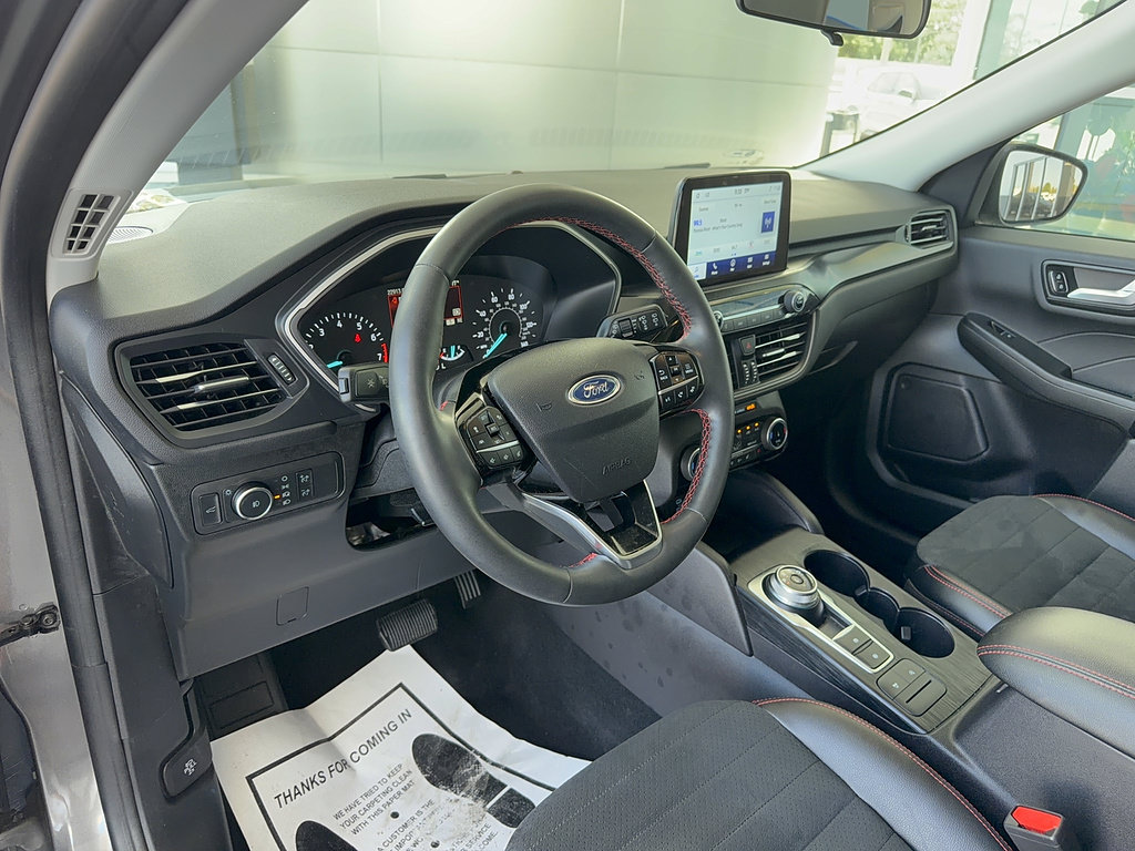 Certified 2022 Ford Escape SEL w/ SEL Stealth AWD Package image 11