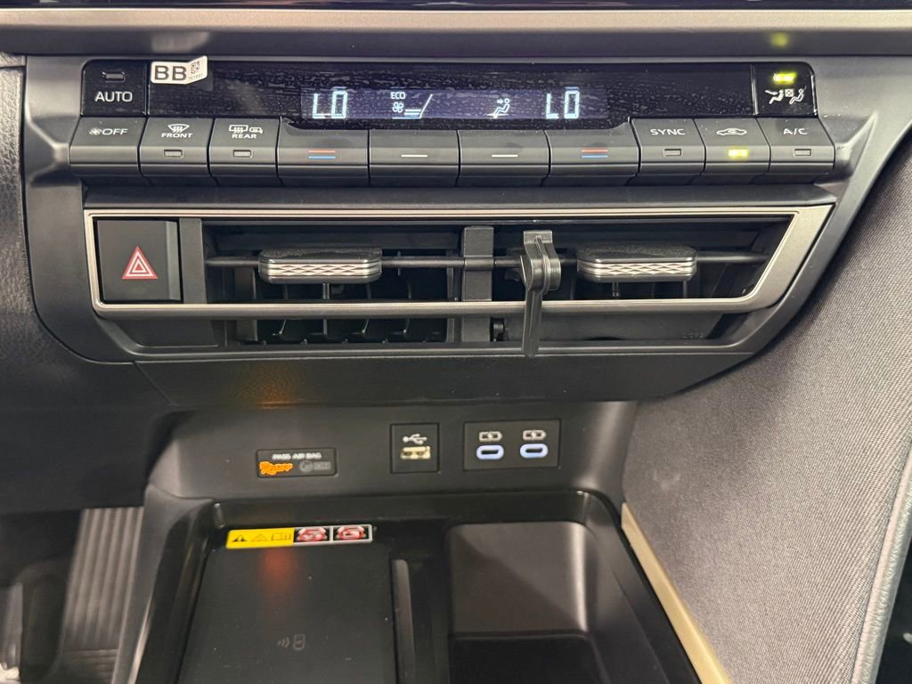 Used 2026 Toyota Camry LE FWD image 32