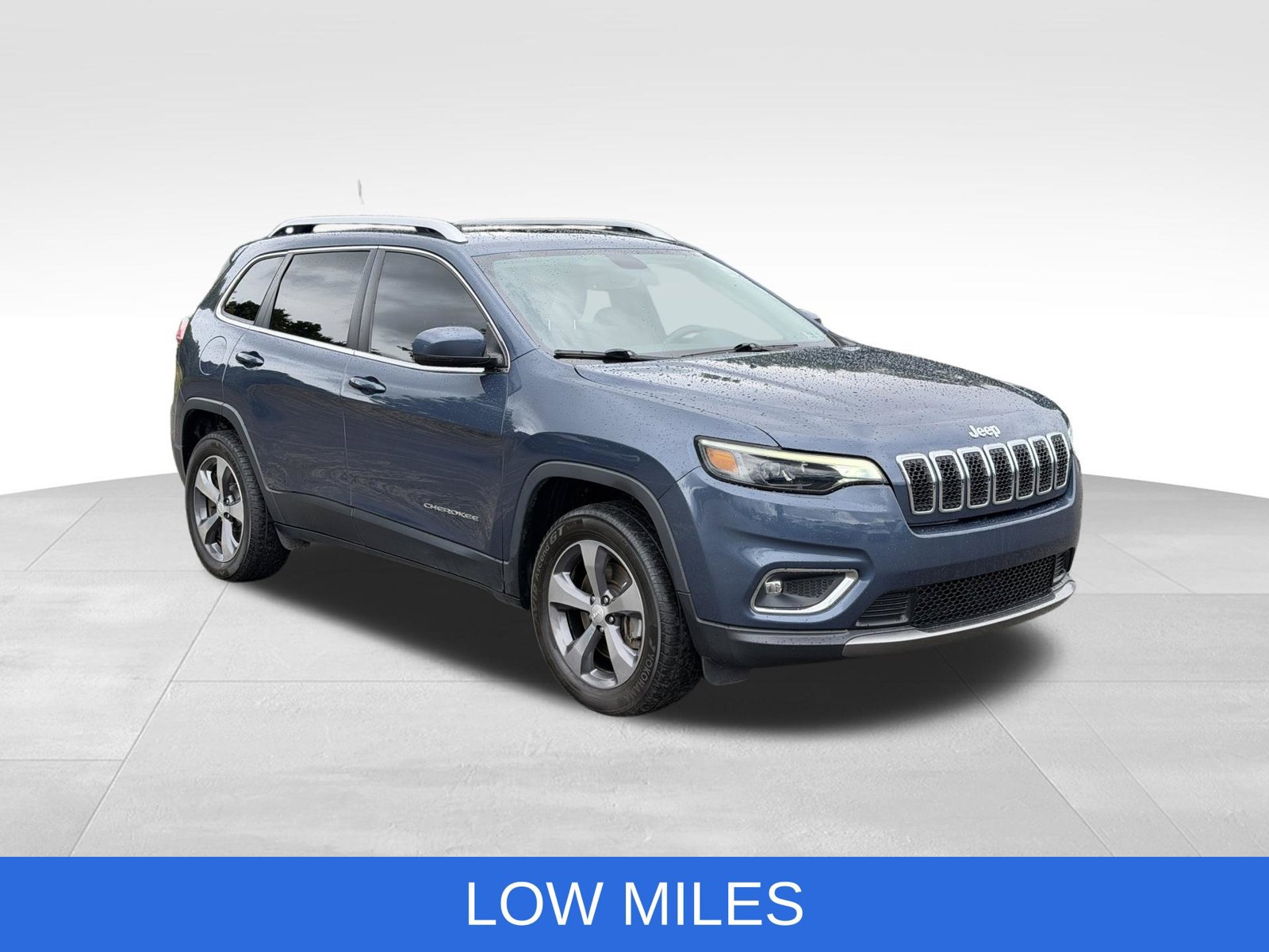Used 2019 Jeep Cherokee Limited AWD/4WD image 11